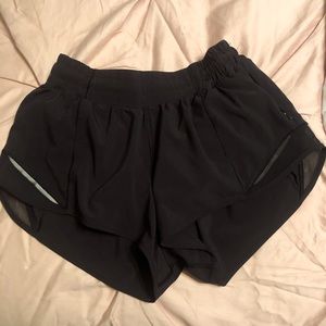 Lululemon hotty hot shorts 2.5
